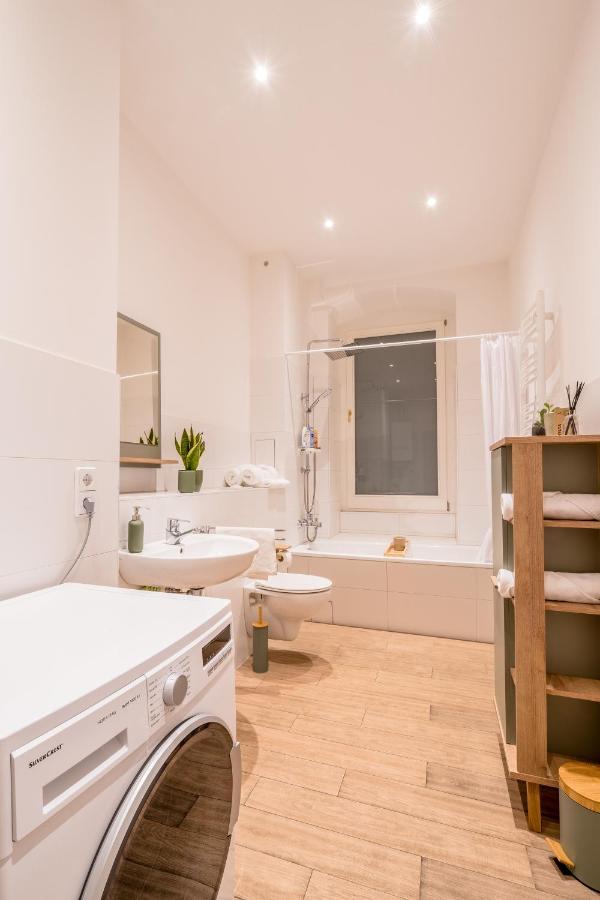 Appartement Stylische Altbauwohnung Zentral In Kreuzberger Kiezlage *