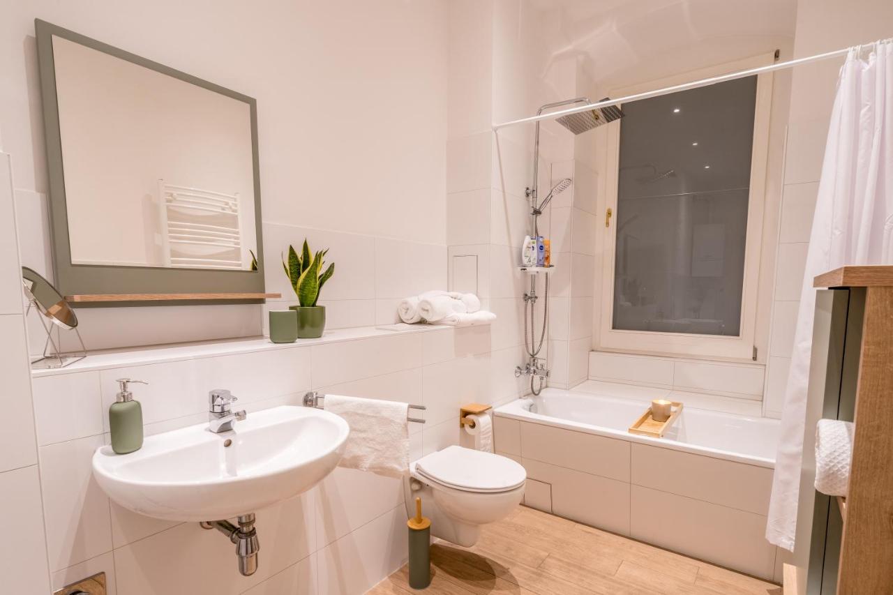 Appartement Stylische Altbauwohnung Zentral In Kreuzberger Kiezlage *
